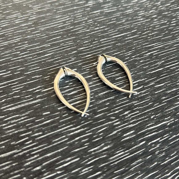 Earrings - Picture 2 of 3